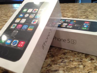   New released unlocked Apple iPhone 5s gold and 5